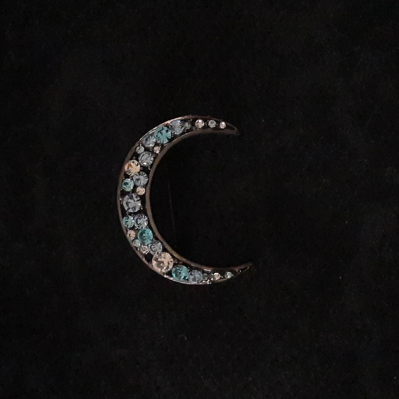 Brooches - Picture 4 of 5